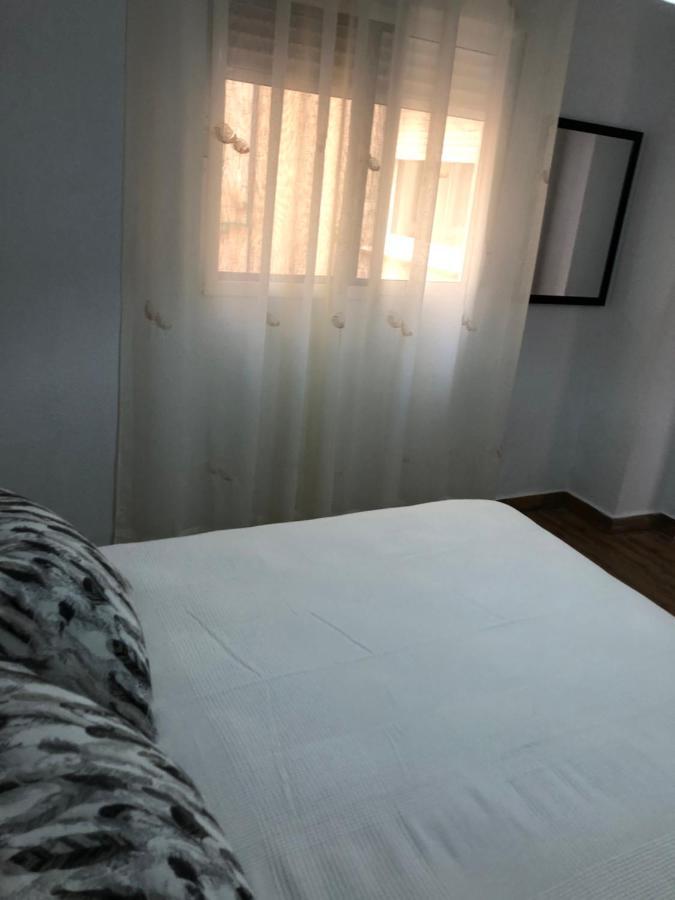 Carla24, Avenida Principal Águilas Exterior foto